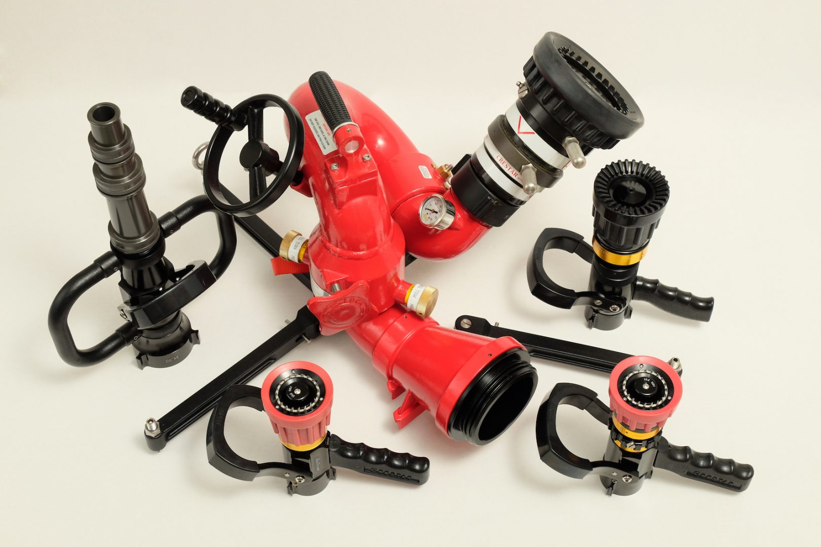 قاذف شاحنة اطفاء حريق